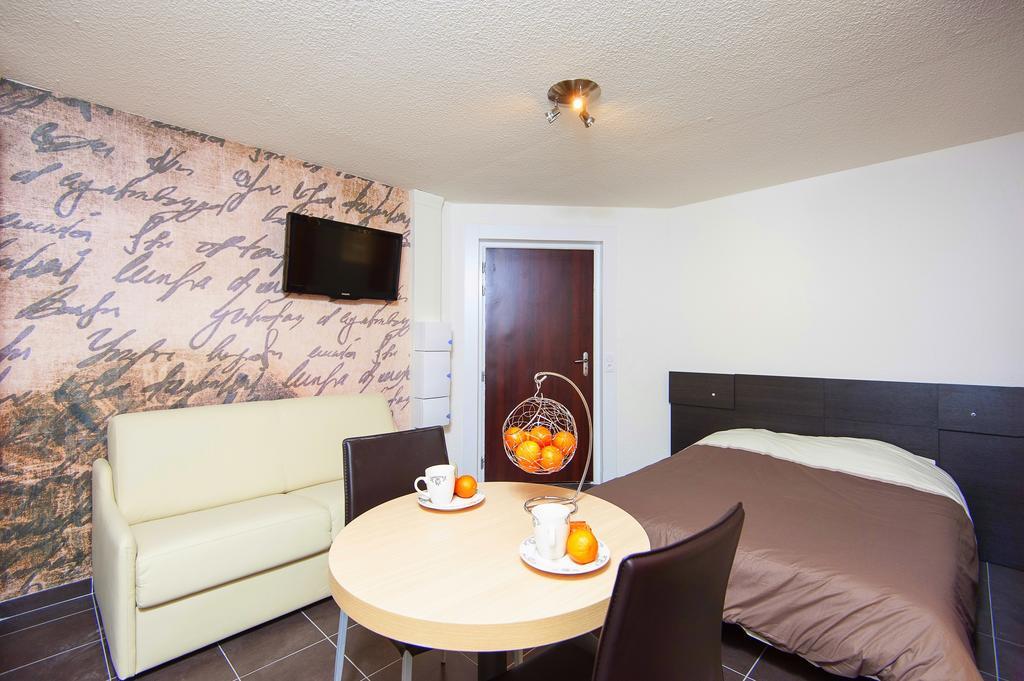 Serafina Apartements 2*